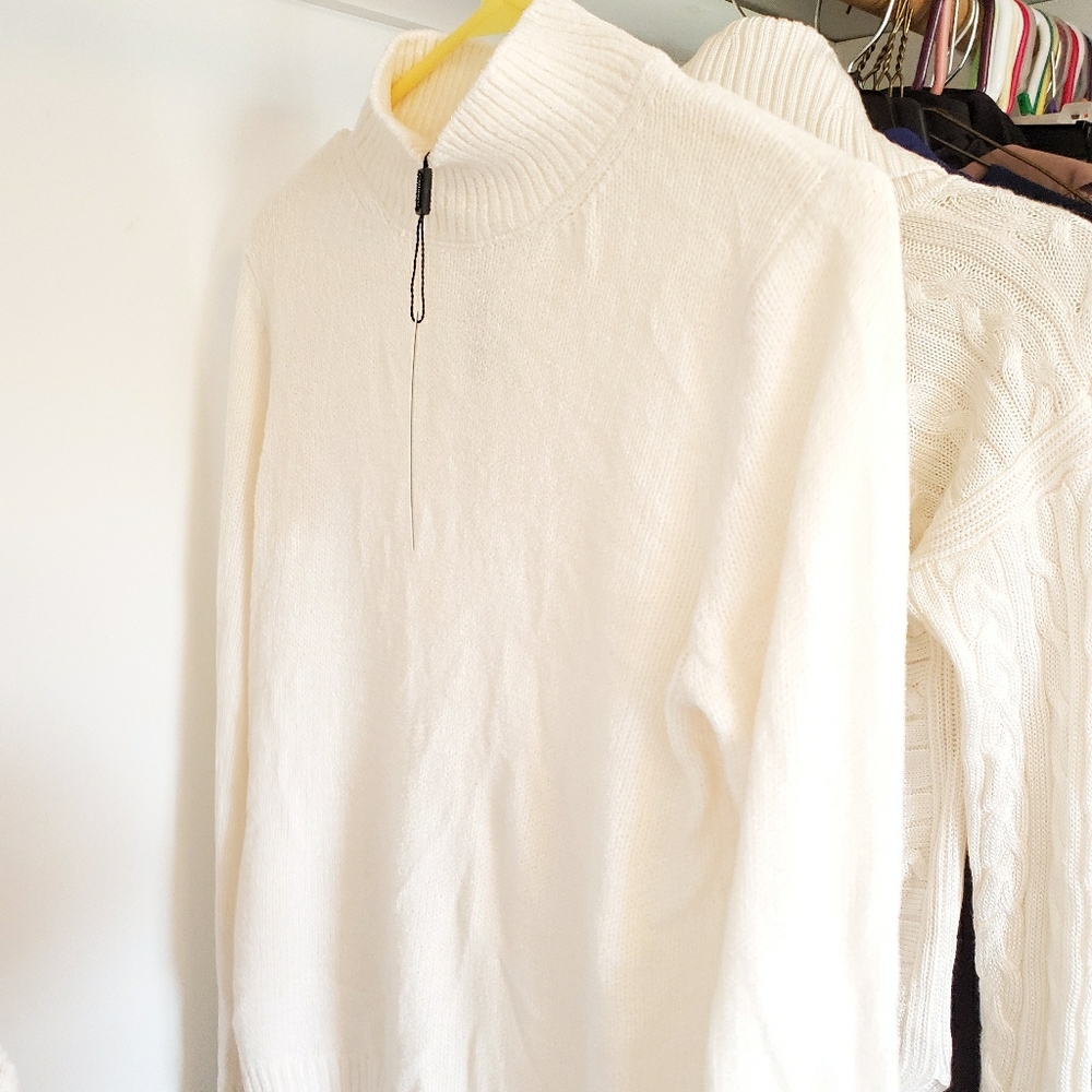 Sweater / long sleeve shirt